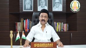  தென் மாவட்டங்களை மிரட்டி வரும் மழை.. 4 மாவட்ட கலெக்டர்களுக்கு முதல்வர் முக்கிய அட்வைஸ்
