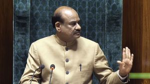 கடைசியாக சிக்கிய டிகே சிவக்குமாரின் தம்பி.. மேலும் 3 எம்பிக்கள் சஸ்பெண்ட்! 150யை நெருங்குதே.. லிஸ்ட் 
