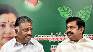 திமுகவை விளாசிய அதிமுக பொதுக்குழு.. மத்திய அரசிடம் ஒரு ரூபாய் கூட நிவாரணம் கேட்கலையே! கவனிச்சீங்களா? 
