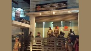 ‛‛முற்றும் மோதல்’’.. என்னது விசாரணைக்கு ஆஜராகனுமா? தமிழக டிஜிபிக்கு அமலாக்கத்துறை பரபர கடிதம் 