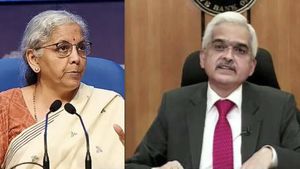  'இந்தியாவிலேயே மிகப் பெரிய ஊழல்' நிர்மலா சீதாராமன் ராஜினாமா கோரி வெடிகுண்டு மிரட்டல்- 3 பேர் கைது!