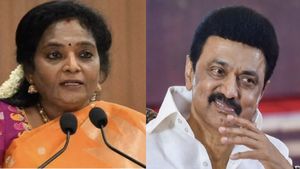 ‛சரியும் ஆணவ சாம்ராஜ்யம்’.. திமுகவுக்கு சாபமிட்டு சபதமேற்ற தமிழிசை.. ஆக்ரோஷத்துக்கு காரணமான ட்ரோல் 