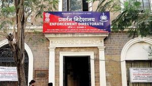 நெருக்கடி வளையம்.. விசாரணைக்கு ஆஜராகாத அமலாக்கத்துறை அதிகாரிகள்.. மதுரை போலீசாரின் அதிரடி முடிவு!