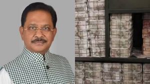  ஐடி ரெய்டில் சிக்கிய 350 கோடி.. அது யாரோட பணம் தெரியுமா? 10 நாளுக்கு பிறகு மவுனம் கலைத்த காங். எம்பி