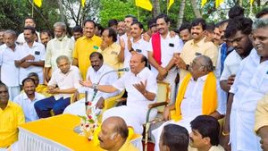கடவுளிடம் வரம் கேட்டால் நான் என்ன கேட்பேன் தெரியுமா? மக்கள் சந்திப்பு பயணத்தில் ராமதாஸ் உற்சாகம்! 