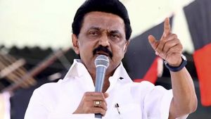 நாடாளுமன்ற தாக்குதல் 2023: கனிமொழி உட்பட 15 எம்பிக்கள் சஸ்பெண்ட்- முதல்வர் ஸ்டாலின் கடும் கண்டனம் 