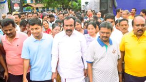 தாமரை இலை மேல் தண்ணீர் போல்! நான் தற்காலிகம் தான்! கோவையில் ஒட்டி ஒட்டாமல் அமைச்சர் முத்துசாமி! 