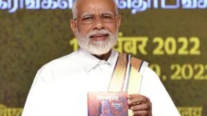  காசி - தமிழ்நாடு இடையேயான உறவுப் பாலம் உணர்வுப்பூர்வமானது.. வாரணாசியில் பிரதமர் மோடி பேச்சு