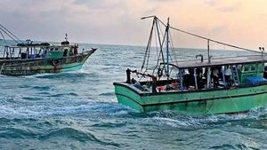 ஒரே நாளில் தமிழக மீனவர்கள் 22 பேர் கைது.. அட்டூழியம் செய்யும் இலங்கை கடற்படை 