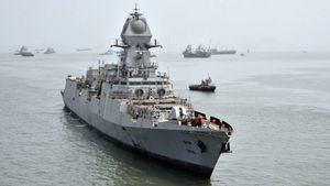 களமிறங்கும் கடல் ராசா!.. கடற்படைக்கு வலு சேர்க்கும் ஐஎன்எஸ் இம்பால்.. இனி நம்ம ராஜ்ஜியம்தான் 