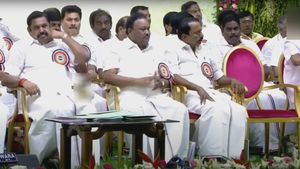 23 தீர்மானத்தில்.. இதை மட்டும் கவனிச்சீங்களா? பாஜகவை சூடாக்கும் ஒரு முடிவு.. அடடா எடப்பாடியா இது? 