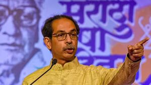 ‛அவ்வளவு தொகுதிலாம் தரமுடியாது’.. உத்தவ் தாக்கரேவிடம் மோதும் காங்கிரஸ்! ‛இந்தியா’ கூட்டணியில் ஷாக் 