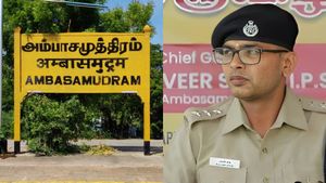 அம்பாசமுத்திரத்தில் பல் பிடுங்கிய வழக்கு.. ஐபிஎஸ் அதிகாரி பல்வீர் சிங் உள்பட 15 போலீசாருக்கு ஜாமீன் 