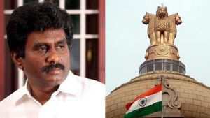 லோக்சபாவுக்கு வராத திமுக எம்பி எஸ்ஆர் பார்த்திபன் சஸ்பெண்ட்- கொந்தளிப்பால் பின்வாங்கிய மத்திய அரசு! 