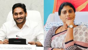 ஜெகன் அண்ணாவுக்கு எதிராக தங்கை ஷர்மிளா.. பரபரக்கும் ஆந்திரா அரசியல்.. பரம எதிரிகளாக இத்தனை காரணமா? 