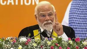 புதியதோர் உலகம் செய்வோம்.. பாரதிதாசன் வரிகளை மேற்கோள் காட்டி பட்டமளிப்பு விழாவில் பேசிய பிரதமர் மோடி 