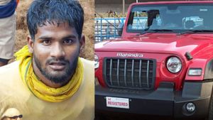  சொல்லி அடித்த கில்லி.. முதல் பிரம்மாண்ட ஜல்லிக்கட்டில் அசத்திய அபி சித்தர்.. மஹிந்திரா தார் பரிசு!