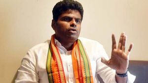 அண்ணாமலைக்கு நெருக்கடி.. பத்திரிகையாளரை கேவலமாக விமர்சிப்பதா? புறக்கணிக்க அழைக்கும் சிஎம்பிசி 