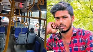 திண்டுக்கல் அருகே ஓடும் பஸ்ஸில் தாக்க முயன்ற கணவன்.. நொடியில் கர்ப்பிணிக்கு நடந்த கொடூரம் 