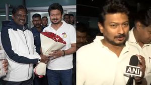 டெல்லி சென்றடைந்தார் அமைச்சர் உதயநிதி ஸ்டாலின்.. நாளை காலை பிரதமர் மோடியை சந்திக்க திட்டம்!