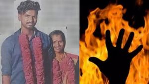 லவ் மேரேஜ்.. மகளை எரித்து கொன்று.. சுடுகாட்டு சாம்பலை கூட அகற்றி நாடகம்.. தஞ்சையை உலுக்கிய ஆணவ கொலை 