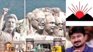 ஜொலிஜொலிக்கும் சேலம்.. திமுக இளைஞரணி மாநாடு.. முதல்வர் ஸ்டாலினிடம் 