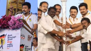  மனு நீதியா சமூக நீதியா? ஒரு கை பார்த்துவிடுவோம்.. சபதம் எடுத்த உதயநிதி ஸ்டாலின்!