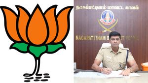 போலீஸ் சீருடையில் பாஜகவில் ஐக்கியம்! நாகையில் 2 ஏஎஸ்ஐக்கள் அதிரடி சஸ்பெண்ட்.. யார் இவர்கள் தெரியுமா 