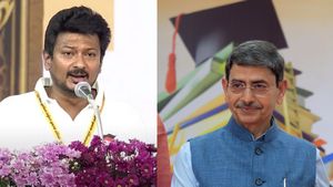  ஆளுநர் பதவியை நிரந்தரமாக நீக்க வேண்டும்.. திமுக இளைஞரணி மாநாட்டில் 25 தீர்மானம்! முன்மொழிந்த உதயநிதி