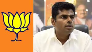 வேலூரில்.. யார் பார்த்த  வேலையிது? அதுவும் அண்ணாமலை வர்ற நேரத்துல.. போலீசுக்கு ஓடின பாஜகவினர்.. ஏன்