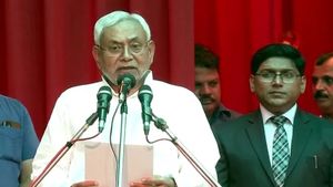 ‛35 ஆண்டாய் MLA ஆகவில்லை’.. ஆனாலும் 9வது முறையாக பீகார் முதல்வரான நிதிஷ் குமார்! எப்படி? சுவாரசியம் 