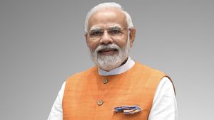 'புனித பூமி'யான திருச்சி.. பிரதமர் மோடியை நெஞ்சார வரவேற்கிறோம்-ஆளுநர் ஆர்.என். ரவி திடீர் ட்வீட்!