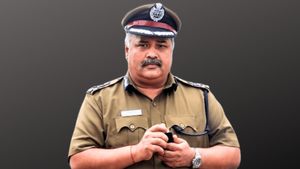 முன்னாள் சிறப்பு டிஜிபி ராஜேஷ் தாஸ்க்கு கடைசி வாய்ப்பு.. இன்றும் எச்சரித்த விழுப்புரம் நீதிமன்றம் 