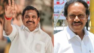  நாளை எடப்பாடி பழனிசாமி பிரதமர் ஆகலாம்.. அவர் ஆளுமை மிக்க தலைவர்.. பரபரப்பை கிளப்பும் தம்பிதுரை!