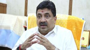 பிச்சு உதறிய பிடிஆர்.. நம்மை அடிமையாக்க இந்தி திணிக்கிறார்கள்! அதை கற்றால் எந்த பயனும் இல்லையாம் 