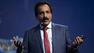  அரசியலில் குதிக்கிறாரா இஸ்ரோ தலைவர் சோம்நாத்? சசிதரூருக்கு செக் வைக்க பாஜக போடும் பக்கா பிளான்