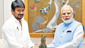 டெல்லியில் பிரதமர் மோடியை சந்தித்தார் அமைச்சர் உதயநிதி ஸ்டாலின்.. காரணம் இதுதான் 