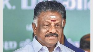  நாடாளுமன்ற தேர்தலில்.. 'இந்த' சின்னத்தில்தான் போட்டியிடுவேன்! அதிரடியாக அறிவித்த ஓ.பன்னீர்செல்வம்!