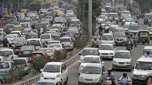  இருக்கிற டிராபிக்கில் இதுவேறயா.. நாட்டிலேயே அதிக கார்கள்.. டெல்லியை ஓவர்டேக் செய்த பெங்களூர்!