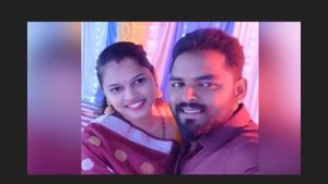 பெங்களூரே அலறிடுச்சு.. மனைவியின் ஓவர் ஆபாசம்.. அந்த டிரஸ்ஸில் வந்து நின்றதுமே அரண்ட கணவர்.. அதுக்கு?