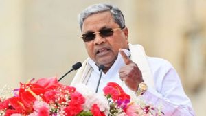 ‛வொர்க் ஆகாத பொத்தான்’.. டென்ஷனான சித்தராமையா.. பரிதாபத்தில் மின்வாரிய நிர்வாக இயக்குனர்.. போச்சே 