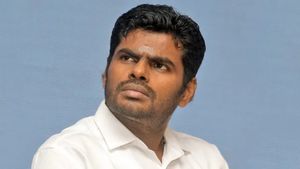  தமிழ்நாடு முழுவதும் போகிறவர் இங்க வரமாட்டாரா? அண்ணாமலை கோரிக்கையை நிராகரித்து கோர்ட் அதிரடி ஆணை!