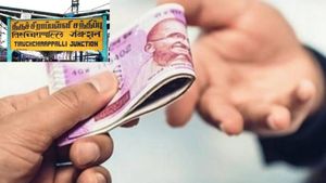 திருச்சியை அலறவிட்ட முறைகேடு.. கல்வி அதிகாரிகள் உள்பட 9 பேர் மீது வழக்கு.. லஞ்ச ஒழிப்புத்துறை அதிரடி 