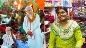  மோடி பெயரைச் சொல்லி திருப்பூரில் பாஜகவினர் கட்டாய வசூல்? ஜவுளிக்கடை நடத்தும் பெண் குமுறல்! 