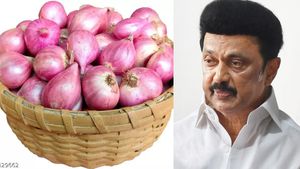சின்ன வெங்காயம் சர்னு போயிருச்சு.. கோயம்பேட்டை மலைத்து பார்த்த விவசாயிகள்.. உடனே கோட்டைக்கு கோரிக்கை