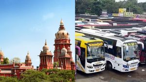 கோயம்பேட்டில் ஆம்னி பஸ்கள் பயணிகளை ஏற்றி இறக்கலாம்.. சென்னை உயர்நீதிமன்றம் அதிரடி உத்தரவு 