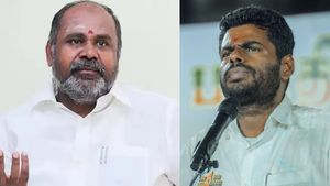  அண்ணாமலை கப்பு வாங்குனது இருக்கட்டும்.. கடையிலயா.. மேடையிலயா? அதான் மேட்டரே! சீண்டிய அதிமுக மாஜி!