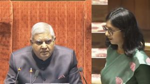  இன்குலாப் ஜிந்தாபாத் முழங்கிய ஸ்வாதி மாலிவால்! செல்லாது செல்லாது! மீண்டும் பதவியேற்க சொன்ன சபாநாயகர் 