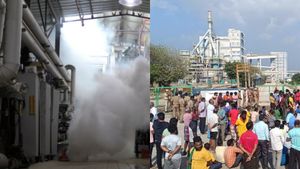 ‛‛எண்ணூரில் கோரமண்டல் ஆலைக்கு இனி இடமில்லை’’.. கசிந்த அமோனியாவால் மாசு கட்டுப்பாட்டு வாரியம் கறார் 