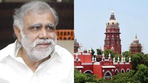 ஐ பெரியசாமி முறைகேடு வழக்கு.. தேதி குறிப்பிடாமல் தீர்ப்பை ஒத்திவைத்த சென்னை உயர்நீதிமன்றம் 